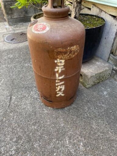 取引中　溶接用ボンベ　２本セット　付属品付き