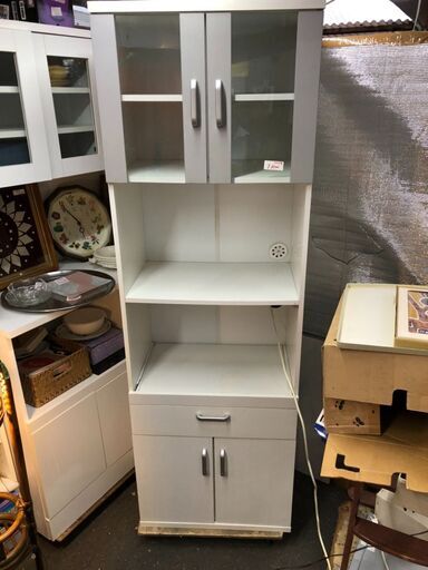 ☆中古 激安！！　家具　キッチンボード　ホワイト仕上げ　キッチン家具　上の扉がガラス入！　幅59×奥行き40ｘ高さ180ｃｍ　KD053  ￥6000！！