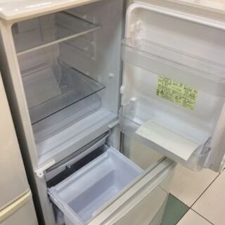 6ヵ月動作保証付　SHARP　2ドア冷蔵庫　137L　2016年製【トレファク南柏店】