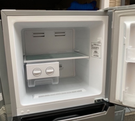 T095★2020年製★ハイセンス　冷蔵庫　大型　2ドア　227L シルバー T095☆2020年製☆ハイセンス 冷蔵庫 大型 2ドア 227L シルバー