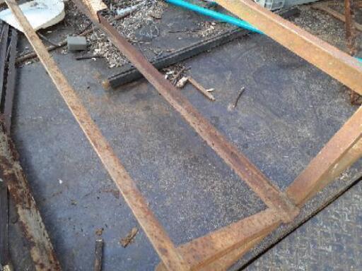 サクッと小屋をつくりた時こういう出来合いの屋根があれば同じ長さの木材や鉄パイプを四本たてるだけでｏｋ ｄｉｙ 屋根材鉄骨骨組み Sak 郵送代引可能 北杜のその他の中古あげます 譲ります ジモティーで不用品の処分