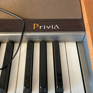 電子ピアノ　カシオ　