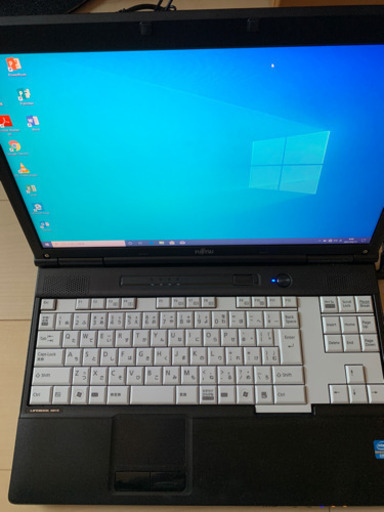 富士通　Core i3 SSD512GB新品 メモリ8GB  Windows10