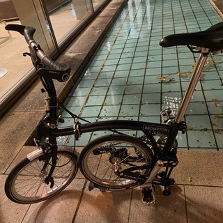 【受け渡し調整中】BROMPTON付属品多数美品お買得ブロンプトン2019年購入S2L外装2段折りたたみ自転車