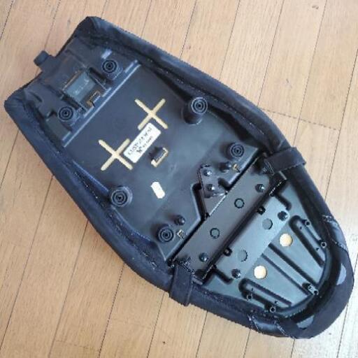 ワイズギア XSR700 ローダウンシート 20mmダウン