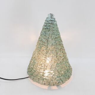 ピラミッド型ランプ テーブルライト ガラスのオブジェ