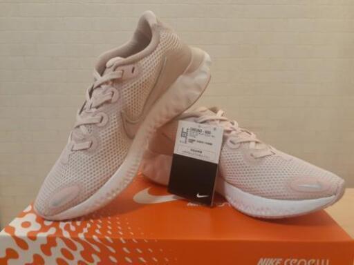Nike ランニングシューズ(新品)
