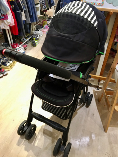 ■店頭引取限定■超美品　アップリカ　超軽量ベビーカー　フライル♫