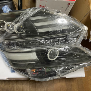 トヨタ ヴェルファイア20系イカリングカスタムヘッドライト