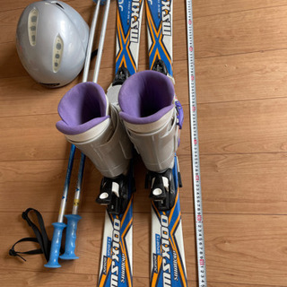 【ネット決済】スキー　小学生用　110センチ　ヘルメットも四点セット