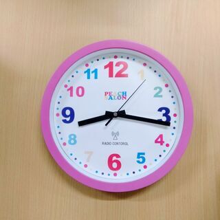 61.【メッセージ不要・早く引き取った者勝ち】中古 掛け時計ピンク