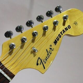 【苫小牧バナナ】極美品 Fender Japan Exclusive Classic 70s Mustang 3TS 3TS クラシック 70s ムスタング 替ピックガード2枚付き フェンダー♪