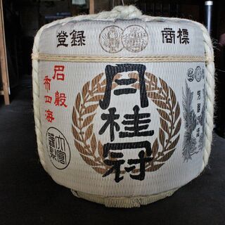 飾り用の酒樽（京都：月桂冠酒造）
