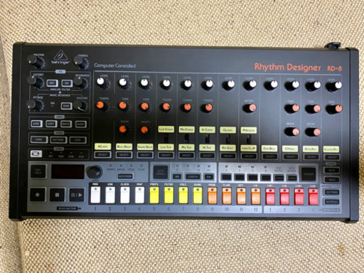 現金手渡し可！RHYTHM DESIGNER RD-8 (ほぼ新品)