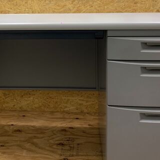 ITOKIのオフィスデスク、オフィスチェア安くお譲り致します。