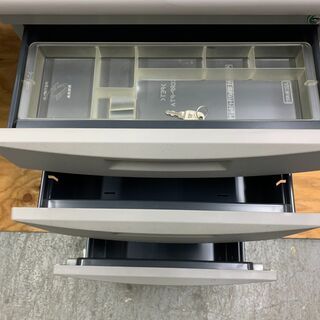 ITOKIのオフィスデスク、オフィスチェア安くお譲り致します。