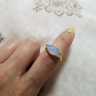 リップ型☆ホワイトラブラドライト☆9号10号セット♪