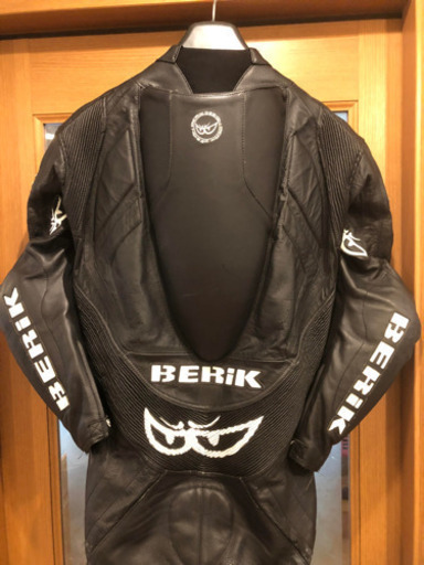 訳アリBERIK ベリックレーシングスーツおまけ付き XL 52 ベリックレーシングスーツ52サイズ中古