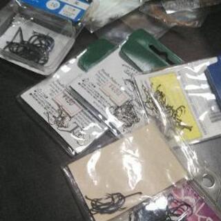 ダイナキングキングフィッシャーバイス、ドクタースリックタイイングツール他マテリアルセット