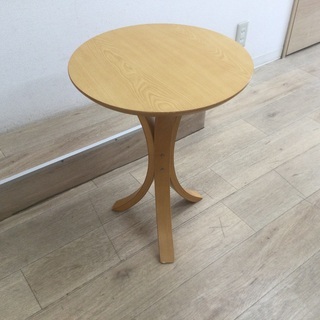 木製サイドテーブル　ナチュラルカラー
