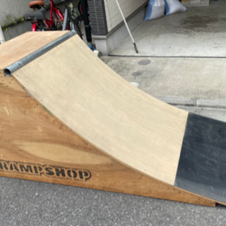 取りに来れる方限定　スケボー　クオーターランプ2個