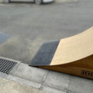 取りに来れる方限定　スケボー　クオーターランプ2個