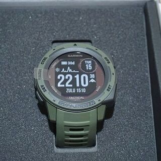 【苫小牧バナナ】未使用展示品 GARMIN/ガーミン タフネスGPSウォッチ 010-02293-48 Dual Power Tactical Edition Moss 付属一式♪