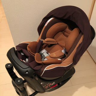 チャイルドシート　エールベベ（クルット）　※説明書、取り付けガイドDVD付き チャイルドシート エールベベ（クルット） ※説明書、取り付けガイドDVD付き