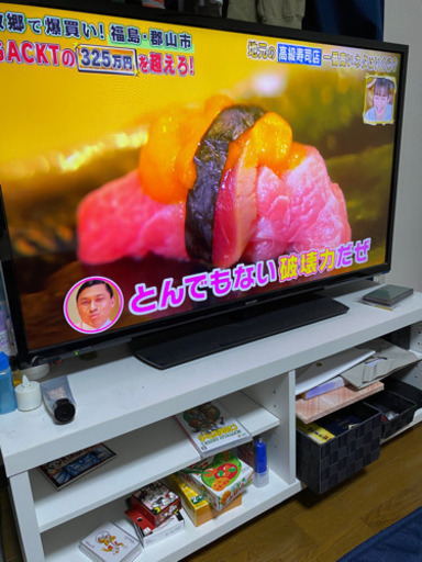 SHARP40型テレビ　2018年製　白のテレビ台付き