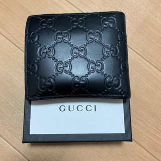 GUCCIの折りたたみ財布