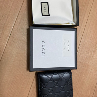 GUCCIの折りたたみ財布