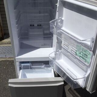 【RKGRE-635】特価！三菱/146L 2ドア冷凍冷蔵庫/MR-P15Z-S/中古品/2016年製/当社より近隣無料配達！