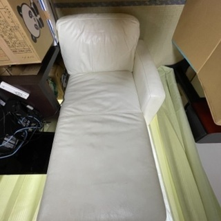 【ネット決済】革製、クリーム色ソファー