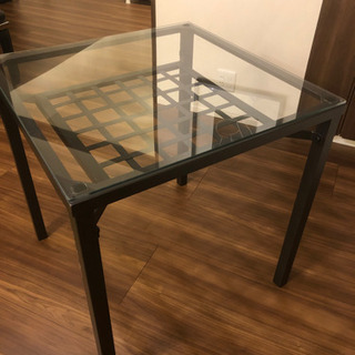 IKEA ガラス製ダイニングテーブル　差し上げます