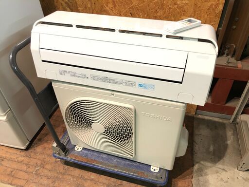 【動作保証60日間あり】TOSHIBA 2015年 2.2kw 6畳用 ルームエアコン RAS-2255RT1【管理KR174】