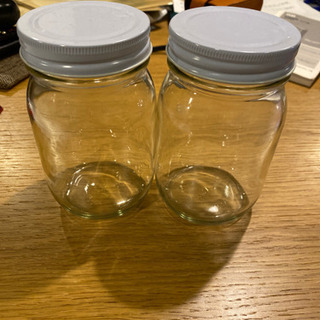 蓋付きガラス瓶　2個