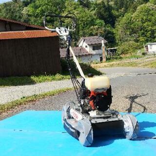 只今商談中です。自走式草刈機4WDすぐ使えます。税込みです。