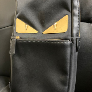 【ネット決済・配送可】FENDI ボディバッグ　お譲りします。