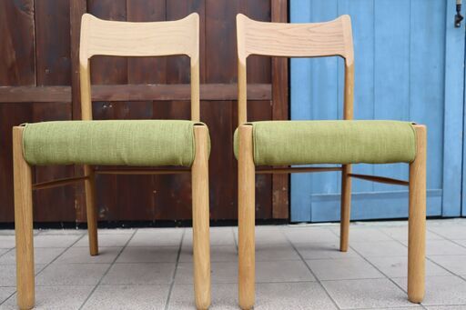 KEYUCA(ケユカ)で取り扱われていた、オーク材を使用したタビー ダイニングチェア 2脚セットです。シンプルなデザインとナチュラル感が魅力の木製椅子。北欧スタイルやカフェ風のインテリアに。