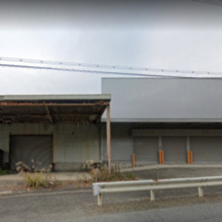 大型倉庫作業所テナント♫敷地内駐車場多数有り♫前面道路広く便利です♫