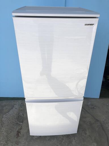 シャープ SHARP ノンフロン冷凍冷蔵庫 137L SJ-D14E-W 2019年製 2ドア ホワイト