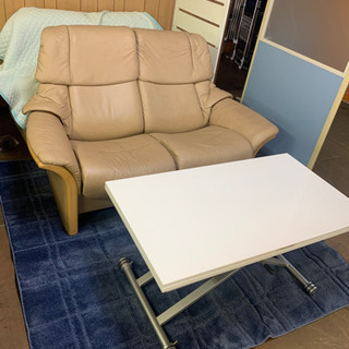 🎉【値下げ】EKORNES 2PソファーとGOMLDEN 油圧昇降可変テーブルのセット