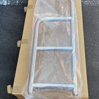 ◆手渡し希望　未使用　三菱デリカD５（旧型）三菱純正リヤラダー◆