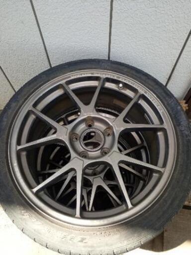 225/40R18  pcd 114 タイヤ　ホイル