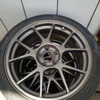 225/40R18  pcd 114 タイヤ　ホイル