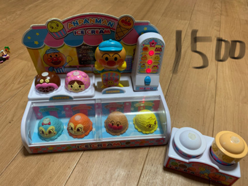 アンパンマンおもちゃ メルちゃん人形 救急車