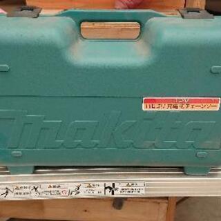 マキタ 充電式チェーンソー UC120DRF