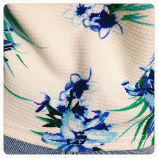 ご購入者様決定꒰INGNI꒱ハイビスカス カットソー 白青 トップス Tシャツ 爽やか 華やか