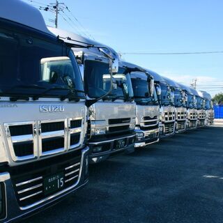 4トン中型ウイングトラックドライバー/夜間出勤/食品・日用品・医薬品の輸送 - 正社員