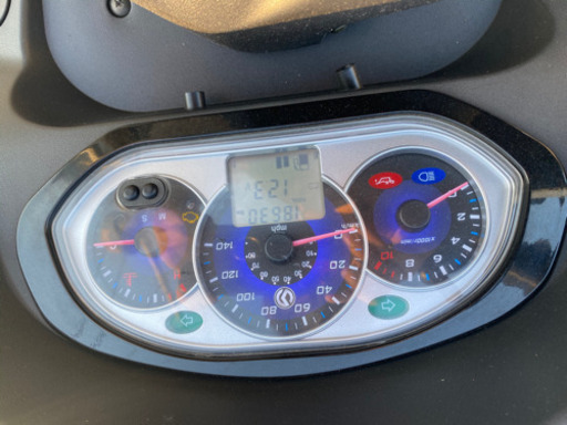 SYM RV125i 車格大きい！ 激安小型入荷致しました♪ 通勤通学に♪